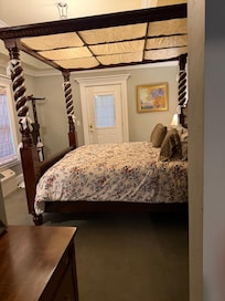 Best bed ever! Sooo comfortable!