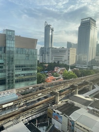 13้ใใใฎๆฏ่ฒ