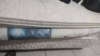 Tive que separar as camas e virar o colchão,pois não consegui dormir por causa do buraco.
Não recomendo mesmo.
Tem melhores.
Me disseram que pelo preço que paguei......