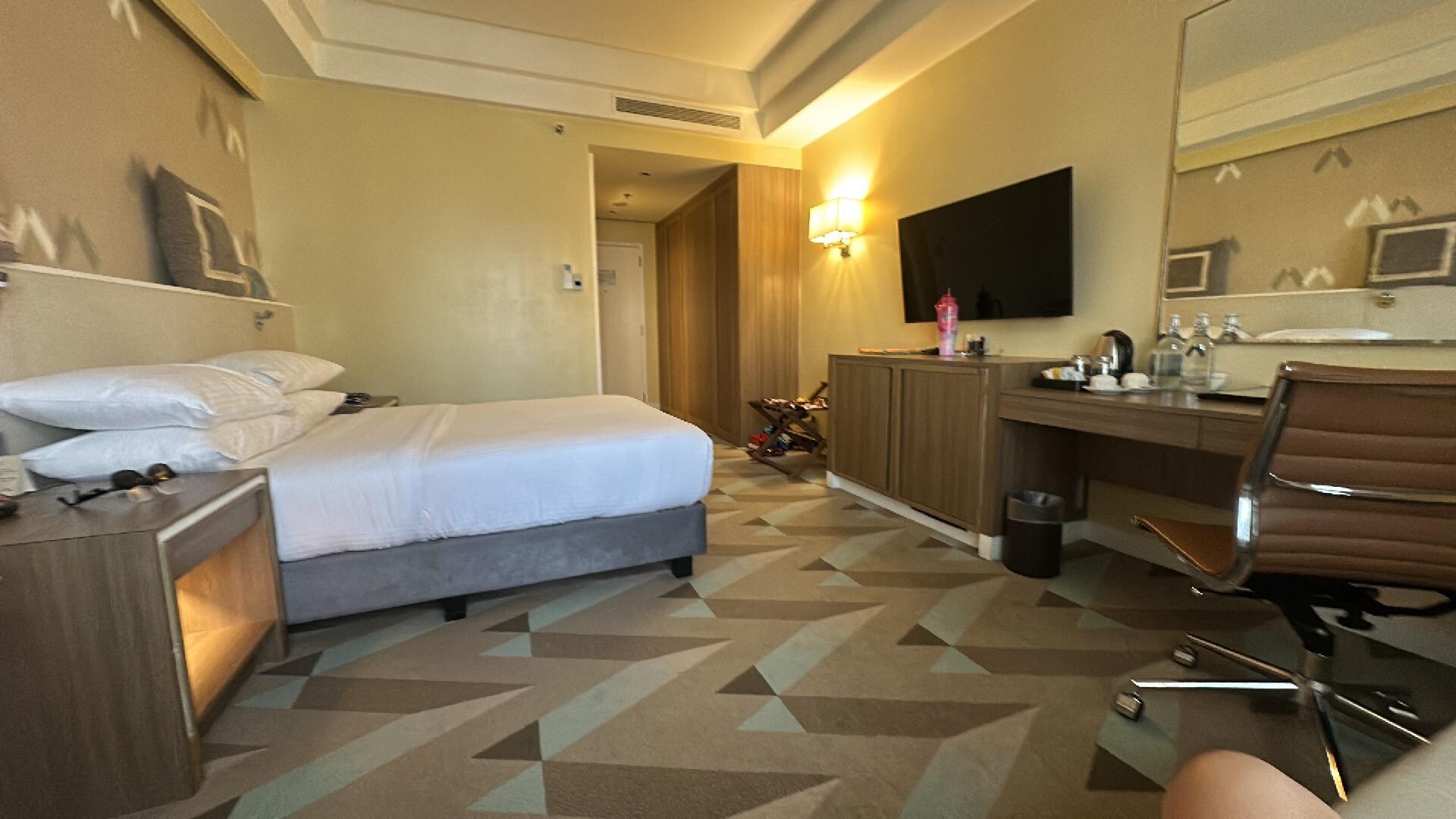Very large room and soundproof!