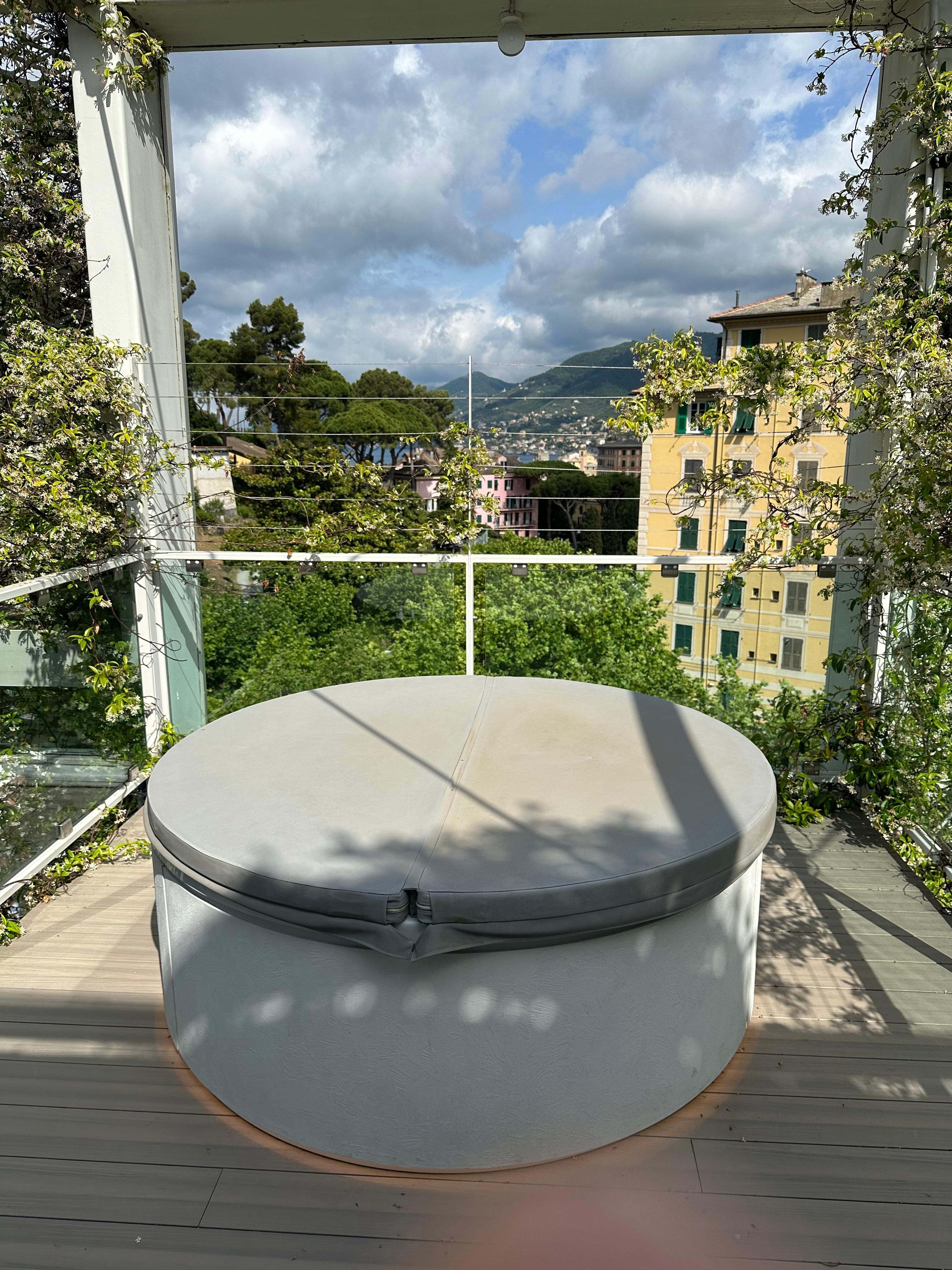 Hot tub on the balcony. 