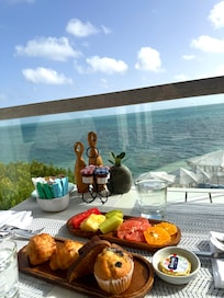 Complimentary breakfast