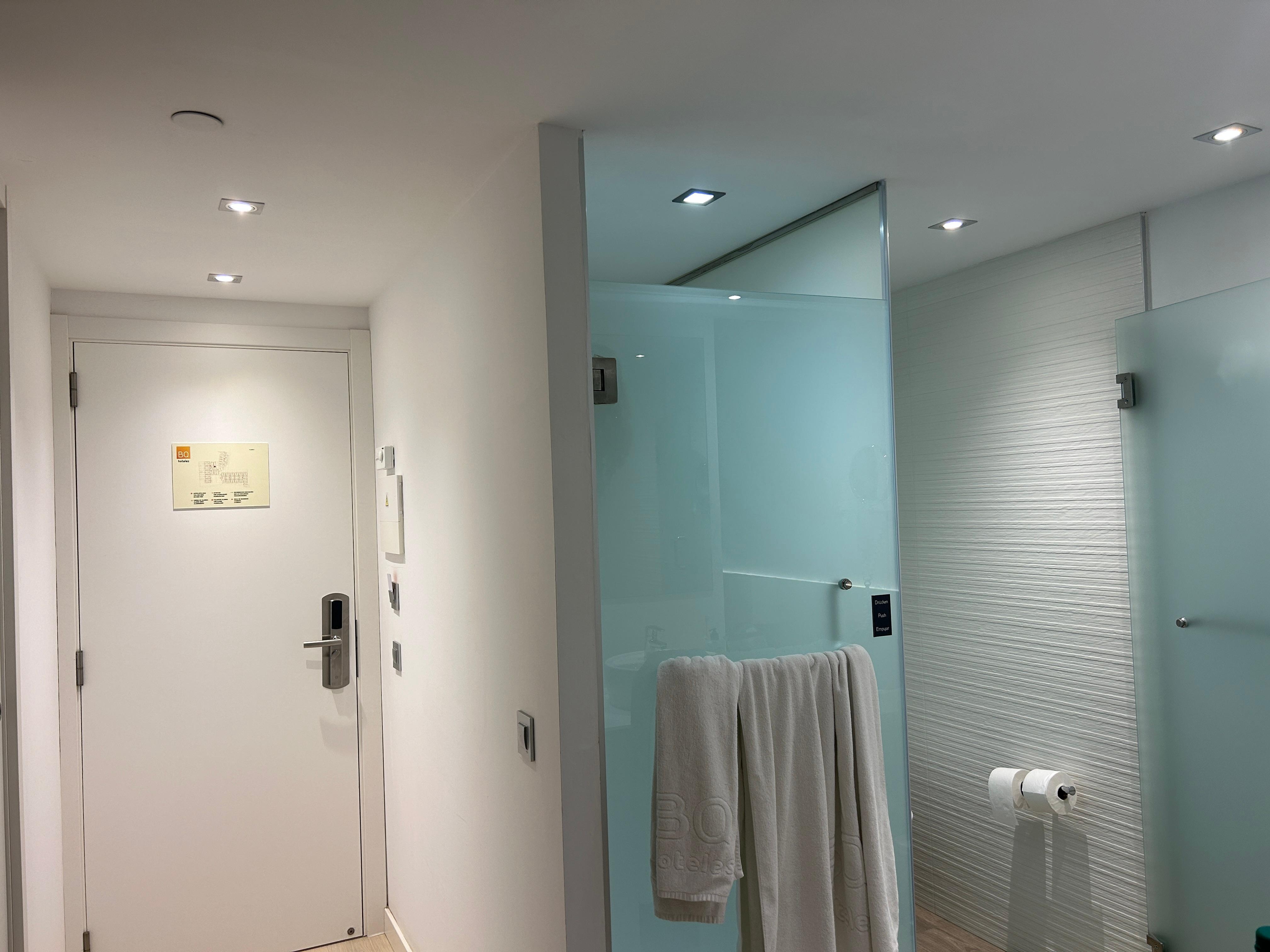 Dusche/ WC separat