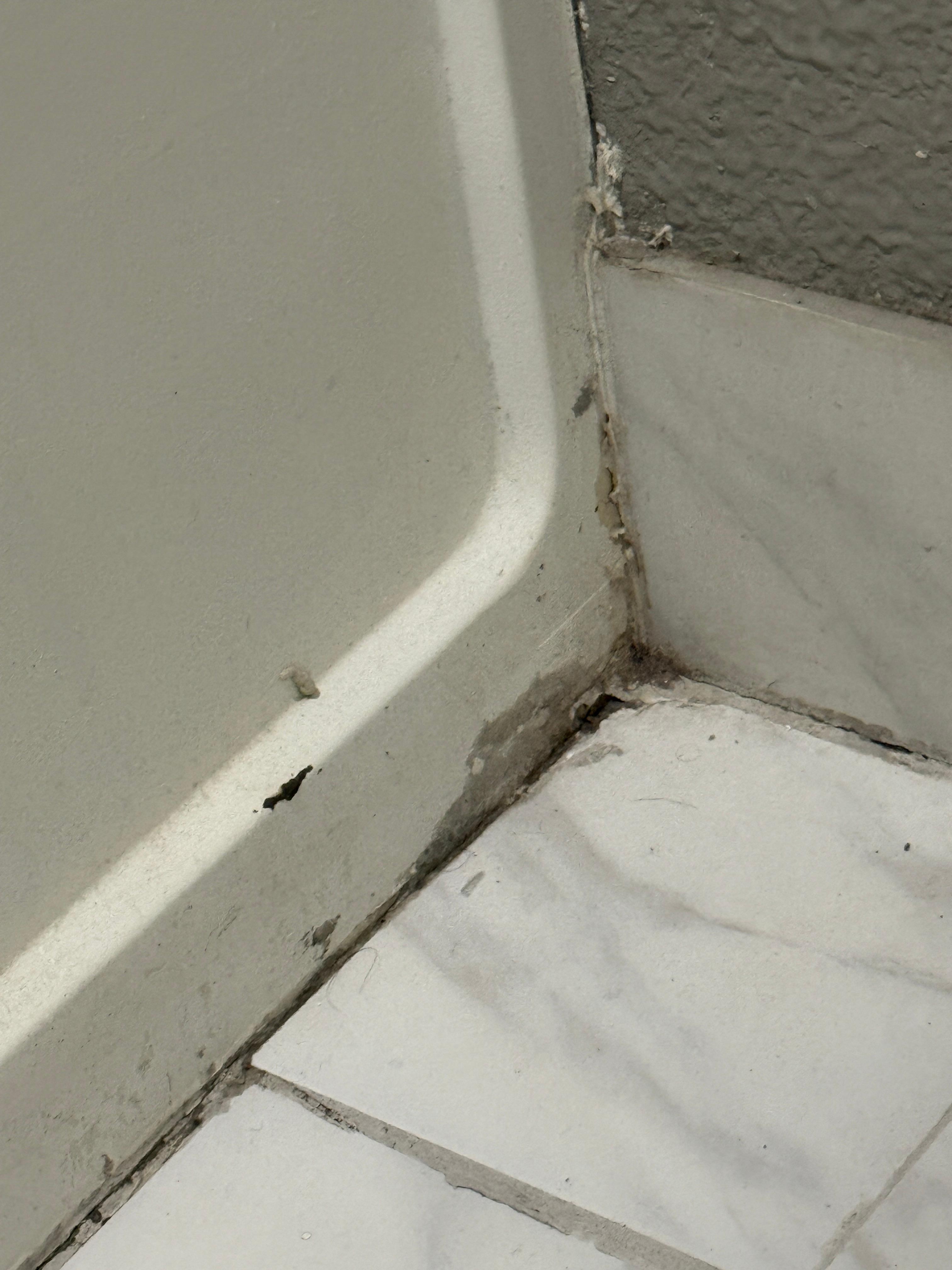 Right corner of the tub