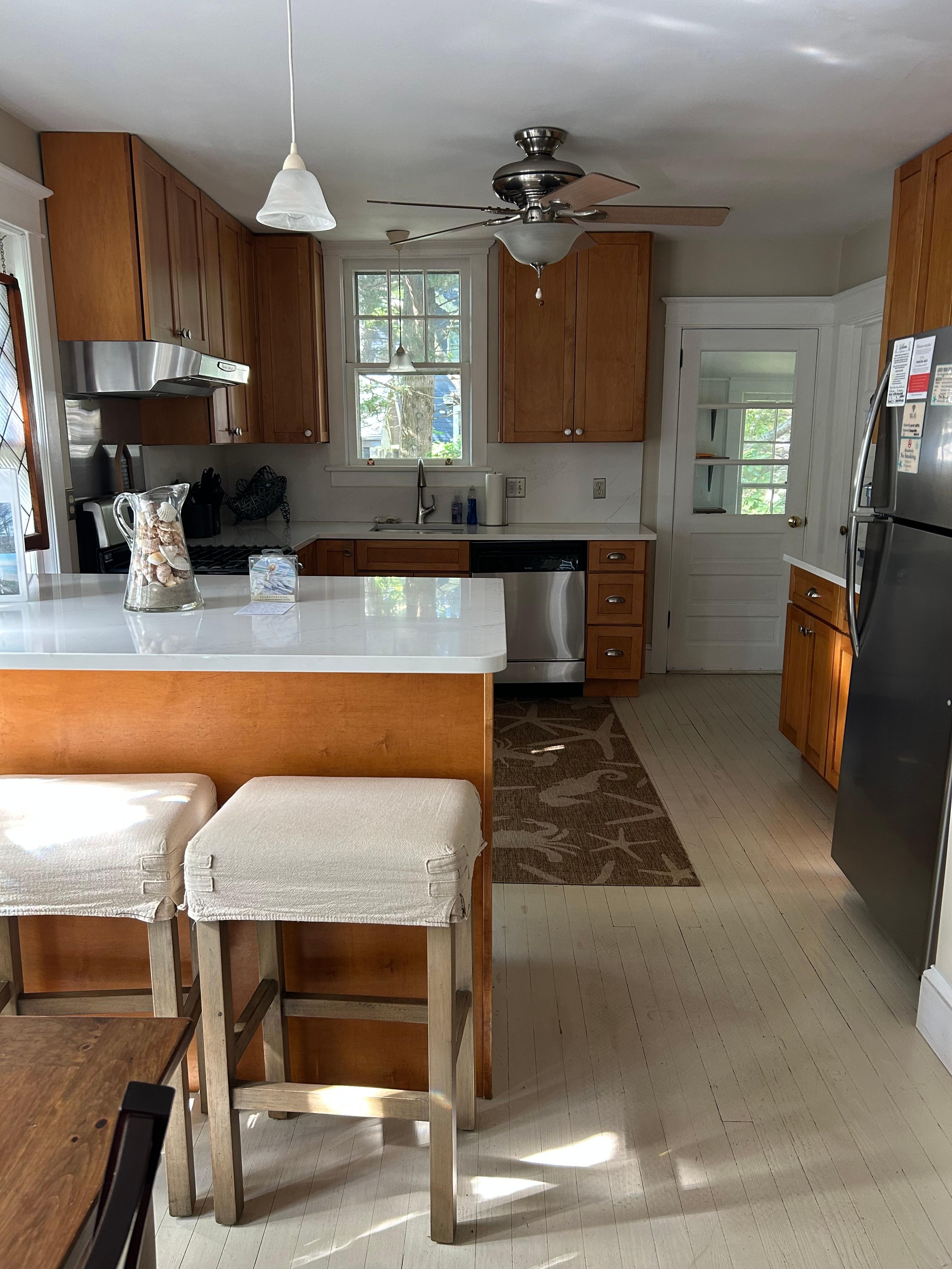 The kitchen has all you’ll need for your stay. 