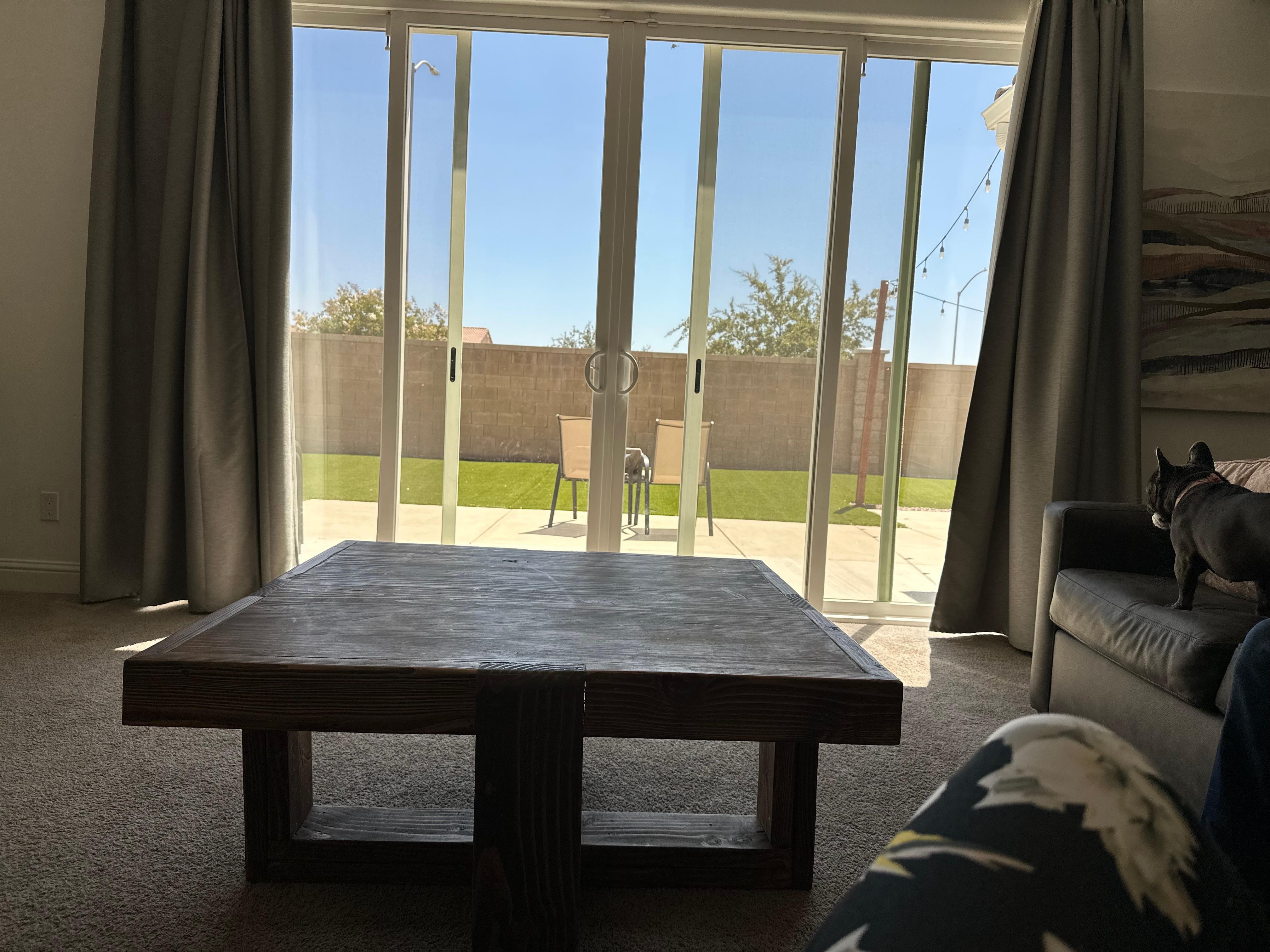 Double door to the yard. 