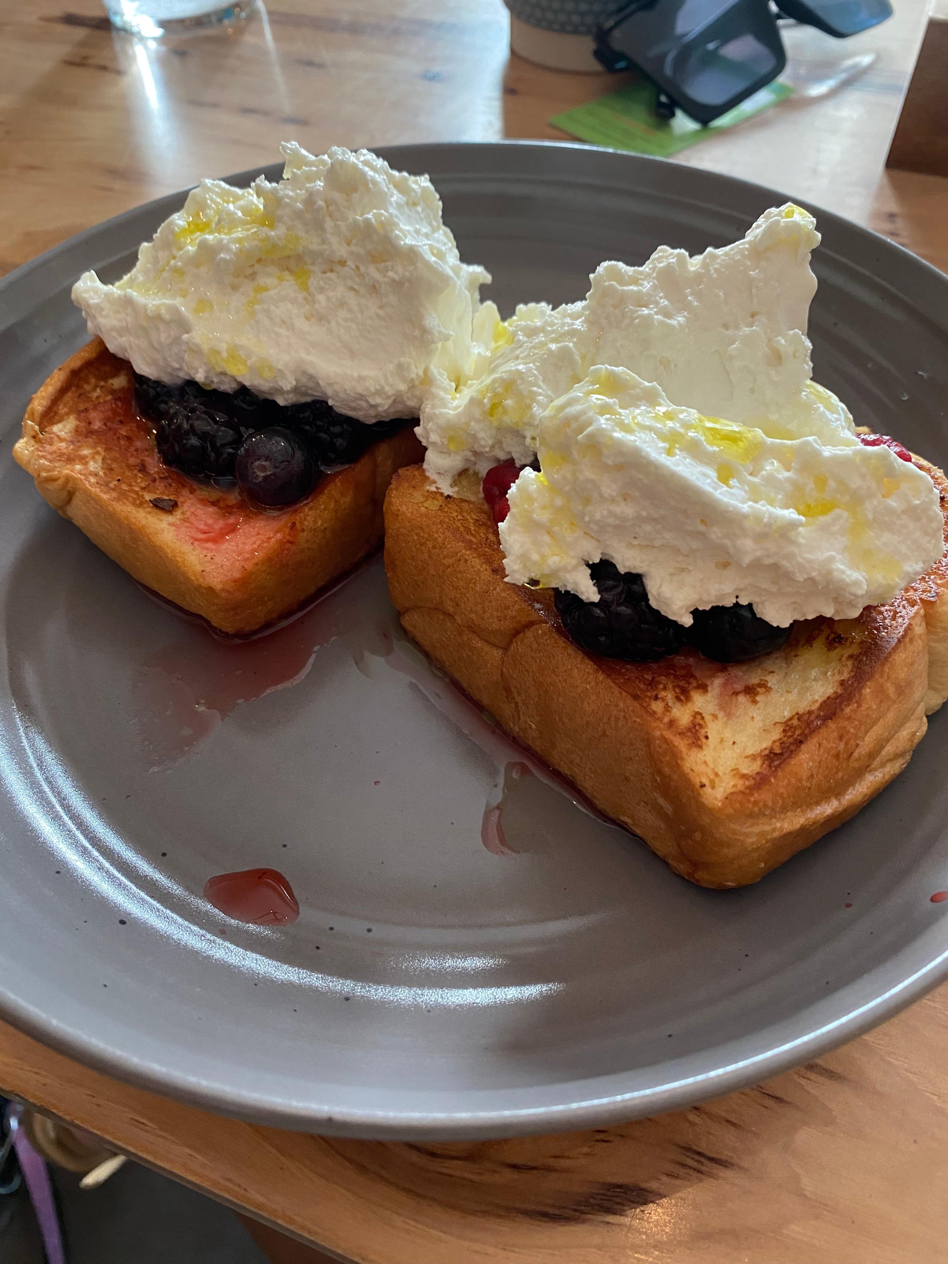 Breakfast. What diet! Delicious French toast 