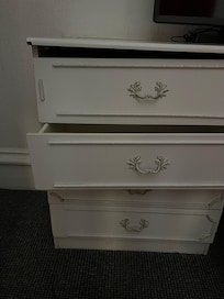 As I pulled out each draw they couldn’t be pushed back I