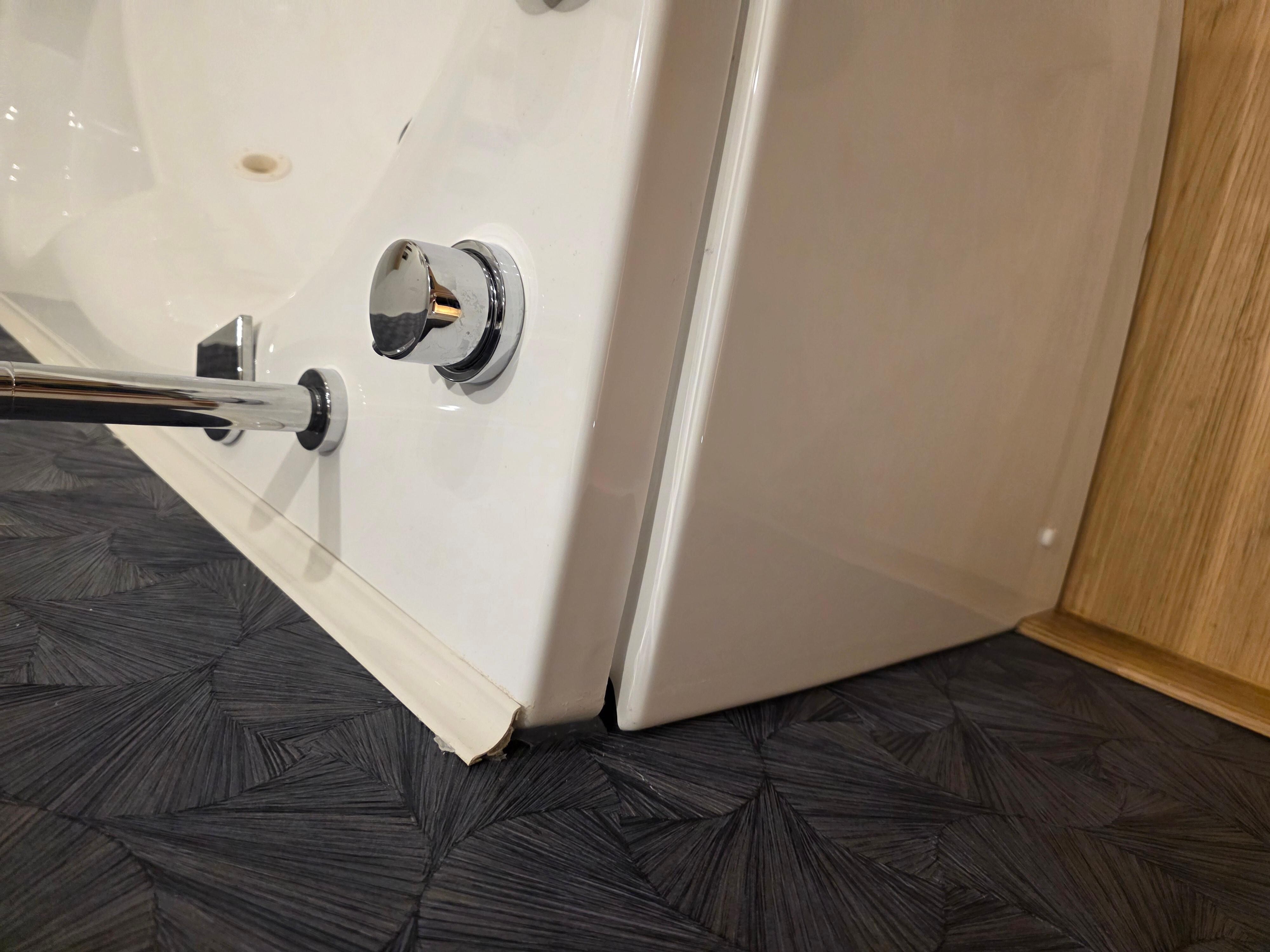 Spa Tub noot properly sealed