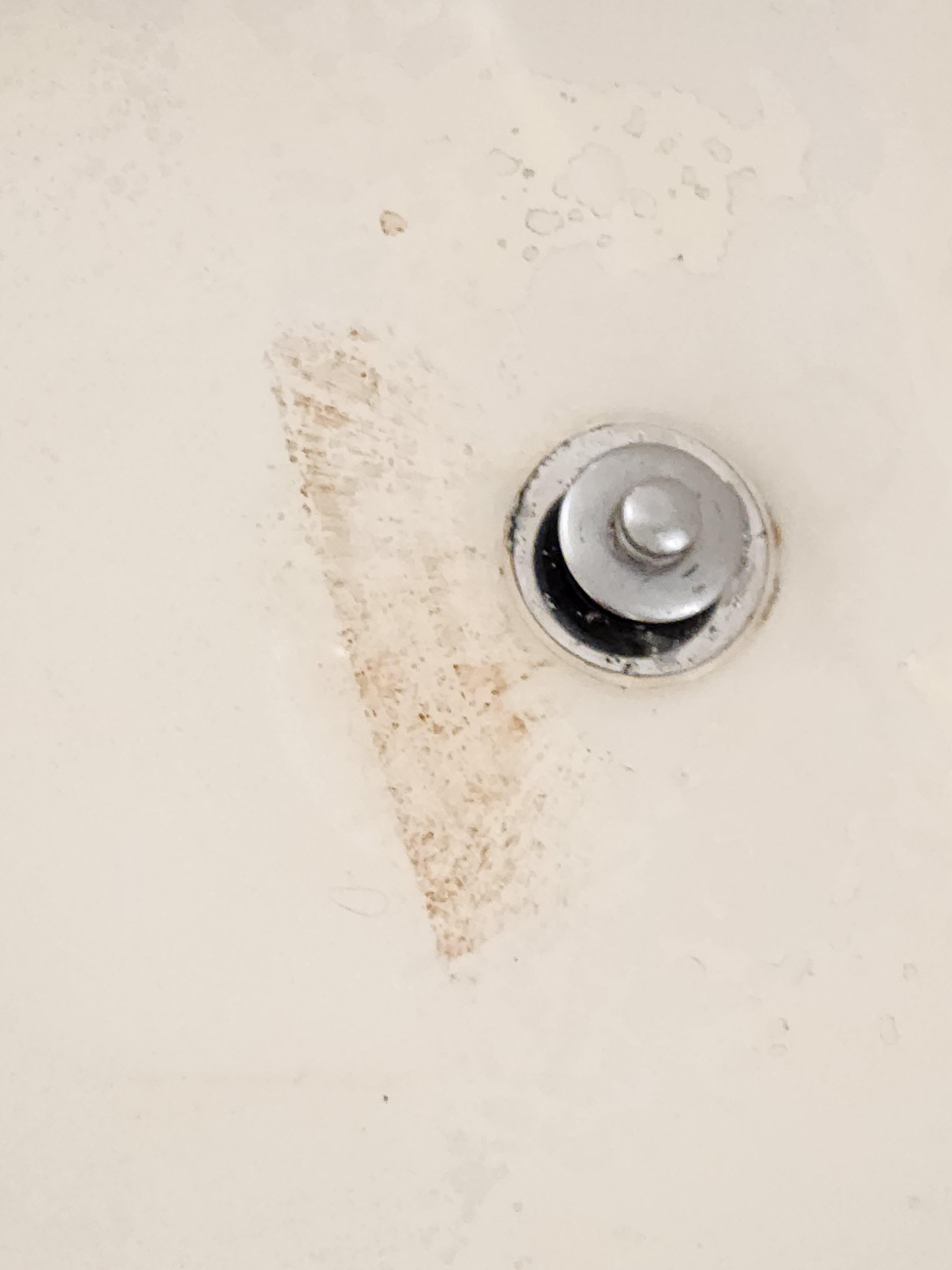 Dirty bath tub