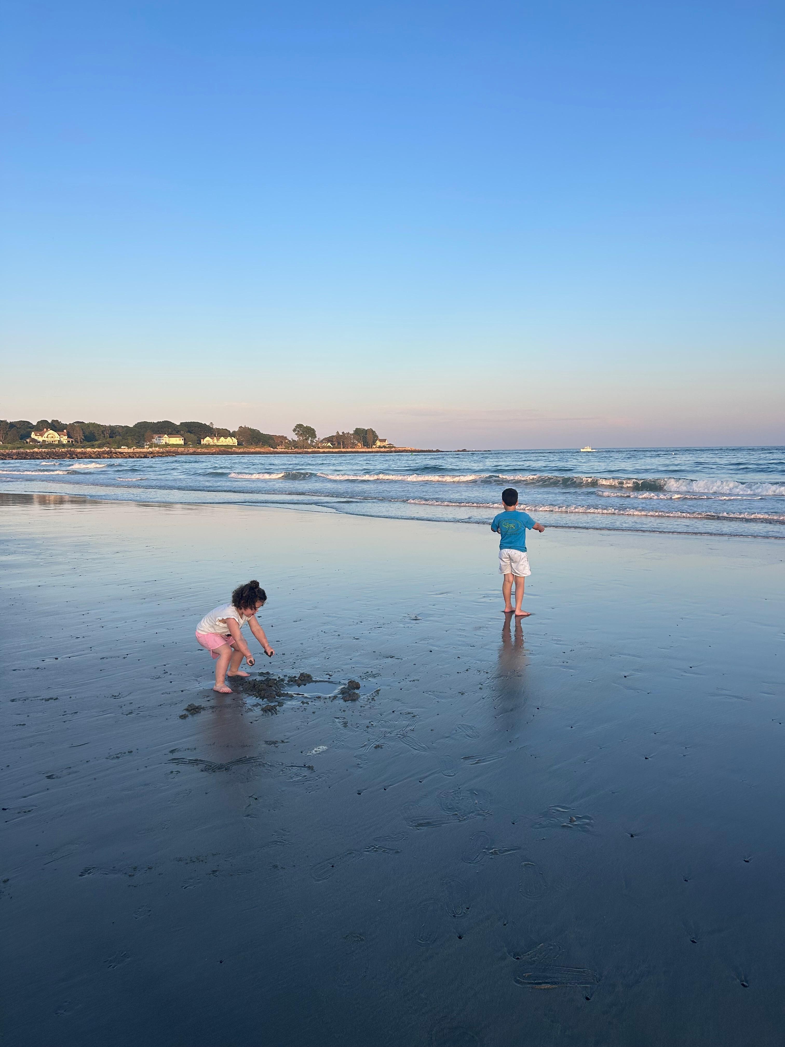 Easy access to a kid friendly beach.