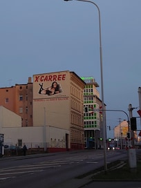 Das sogenannte "Laufhaus" gleich nebenan.