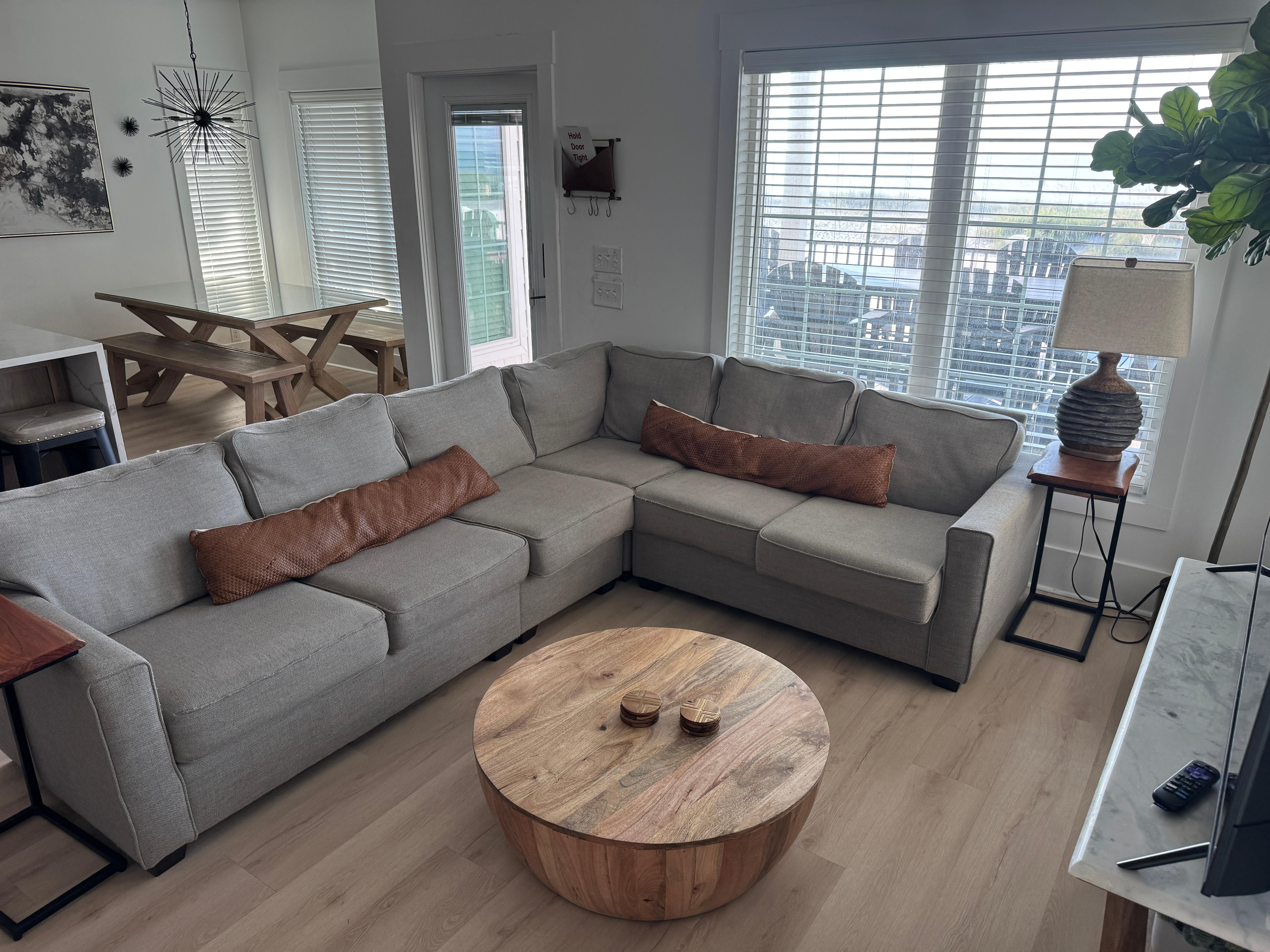 Spacious living room