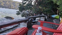 Terrasse am Wasser! Einfach himmlisch, Buch lesen und dabei das Rauschen der Wellen genießen