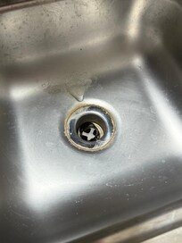 Dirty sink. I didn’t use it at all. It was stained and looked this way