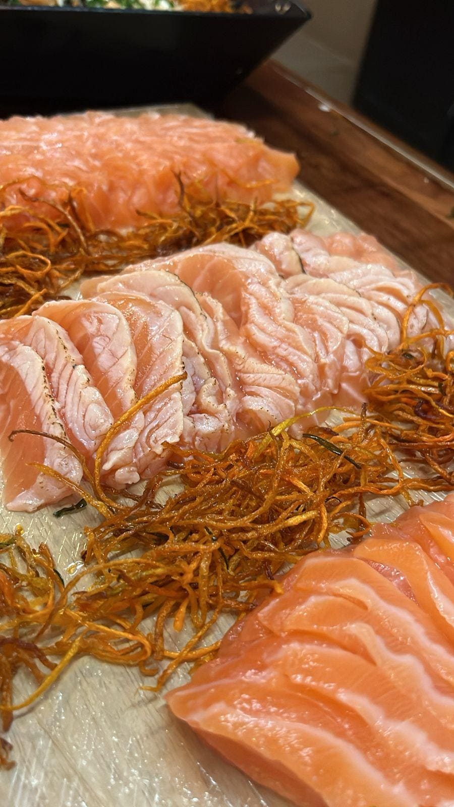 Jantar Oriental com sashimi salmão
Deliciaaaaa
