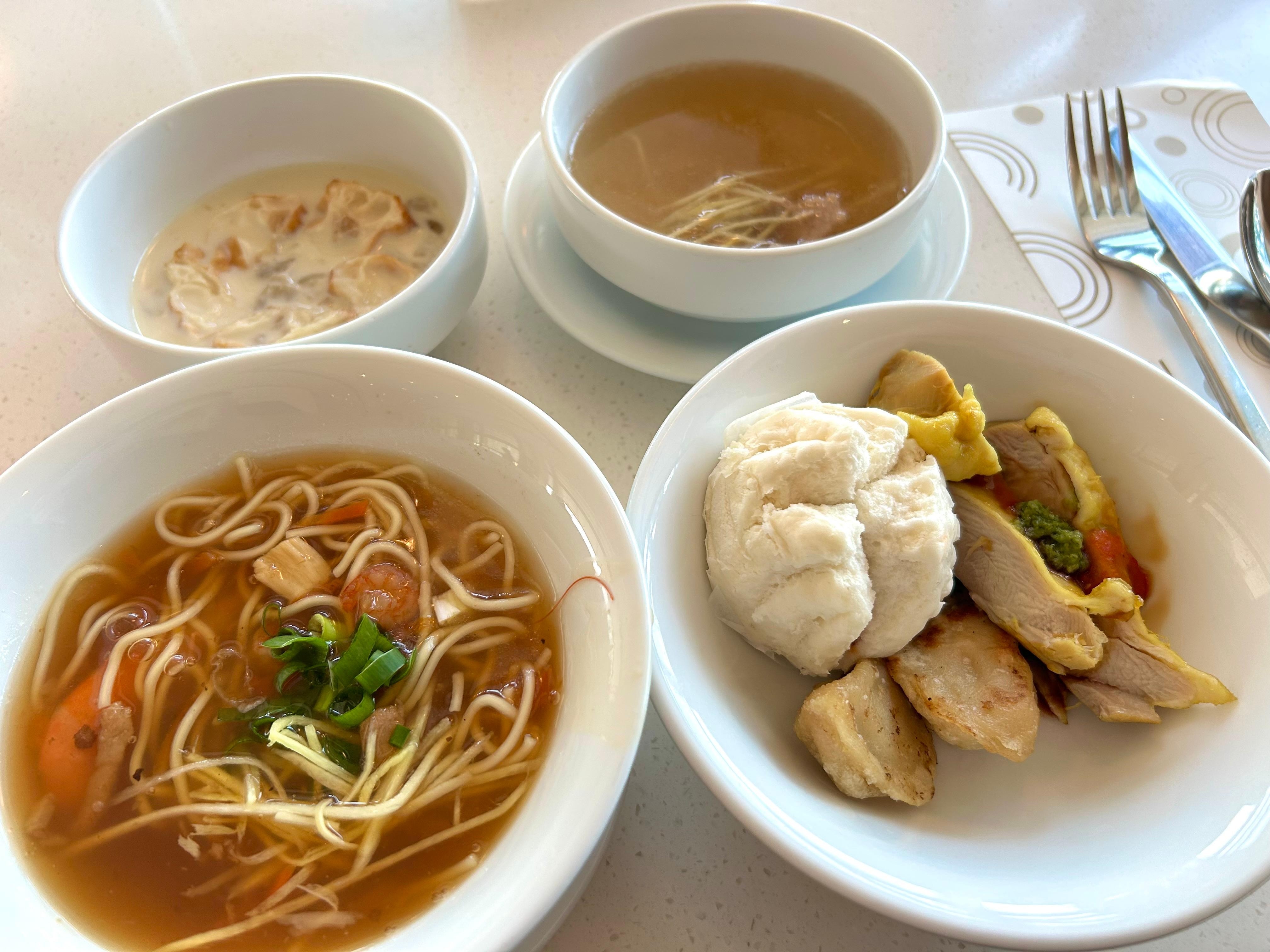 朝食。台湾料理を食べました