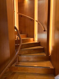 プールへの階段