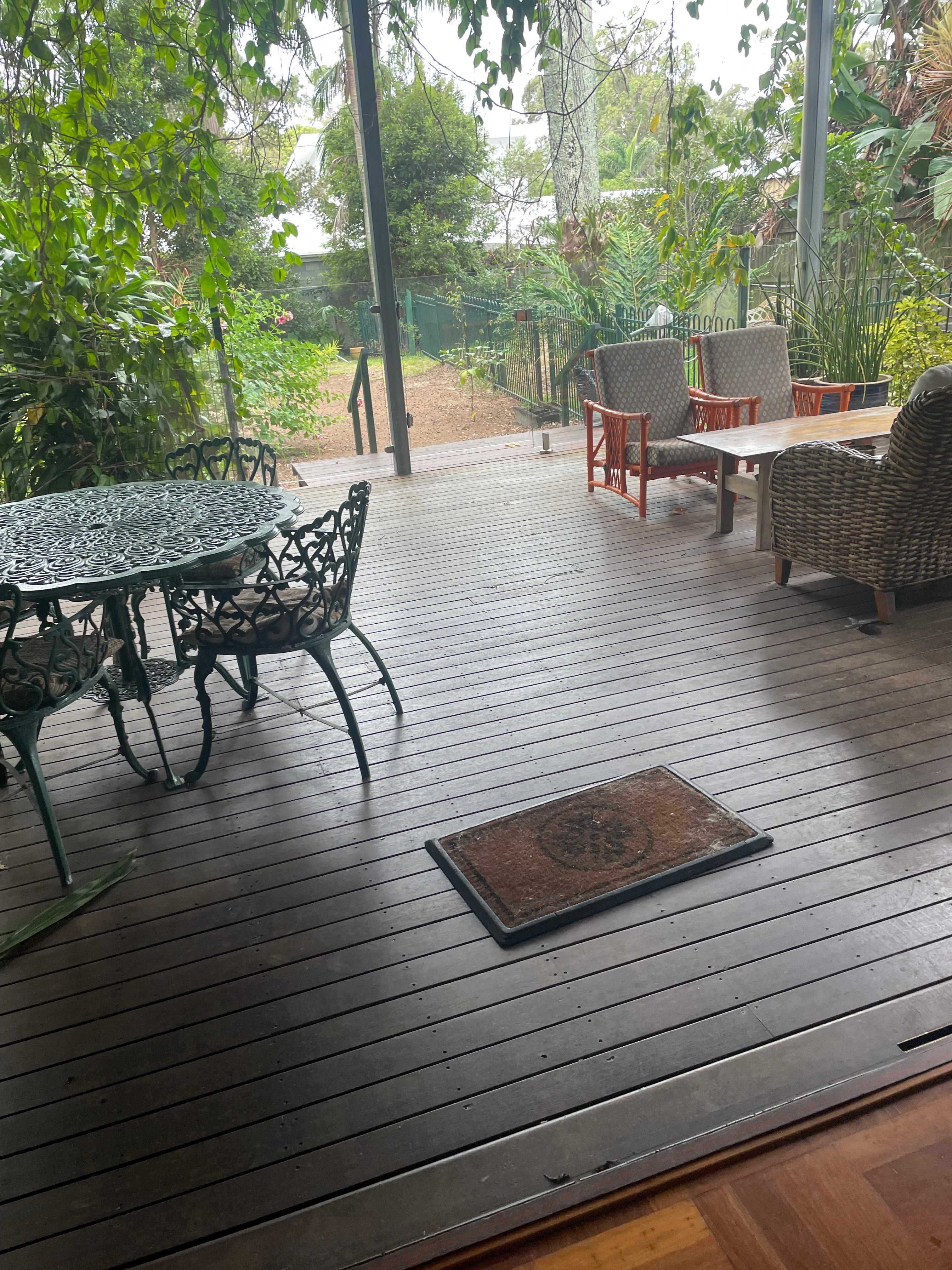 Beautiful Veranda, bird life and plants of every kind.