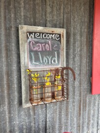 The welcome sign is a lovely touch .