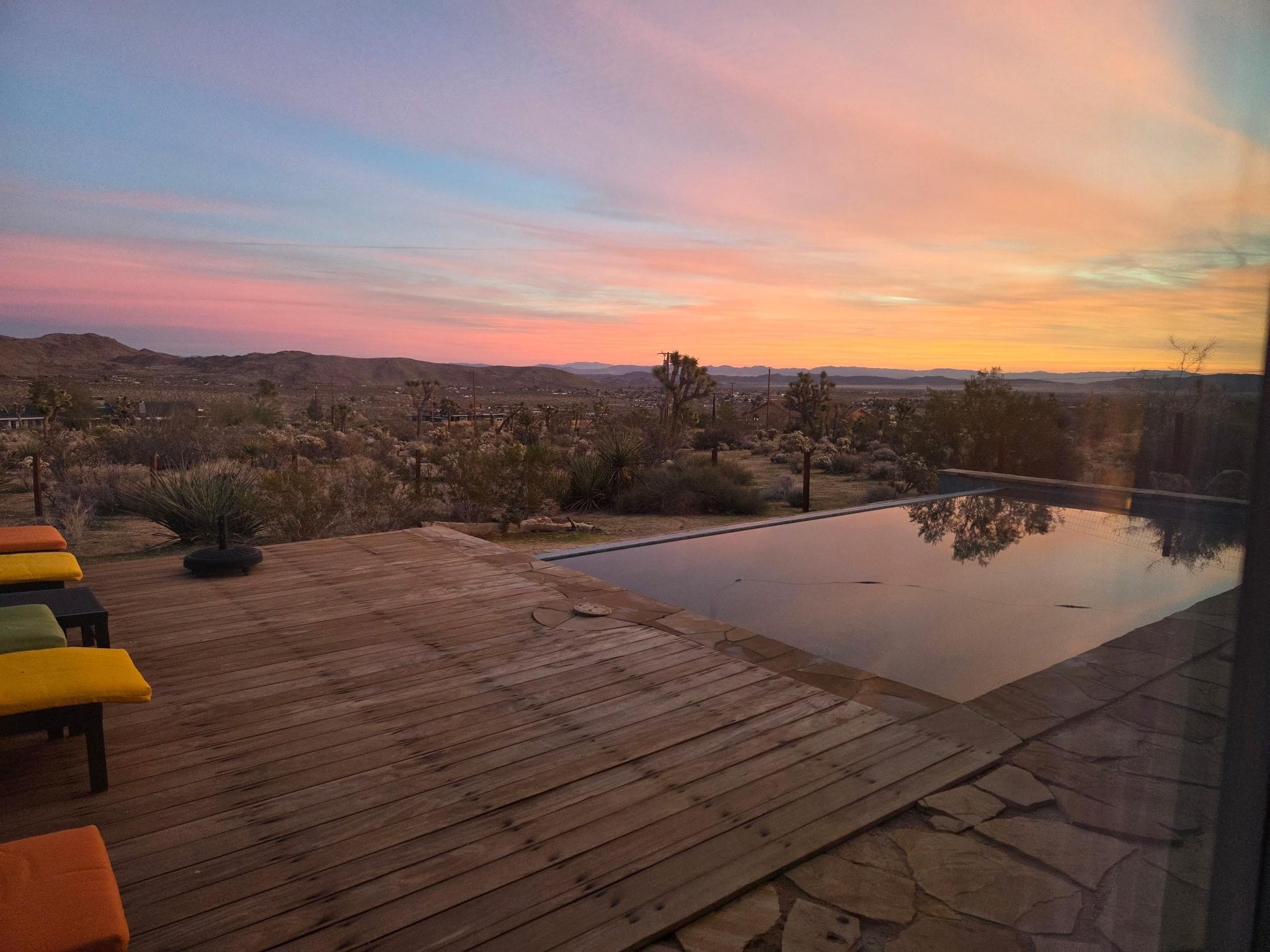 Sunrise by the pool 🙂