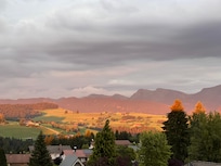Abendstimmung in den Bergen Blick von dem Balkon