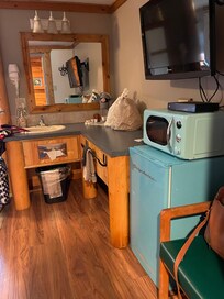 Retro kitchenette
