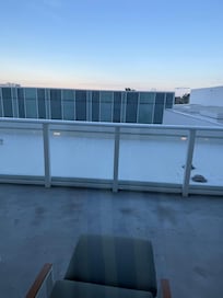 Sacada horrível e sem vista para o Resort.