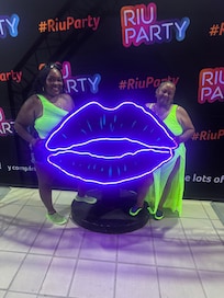 Neon party