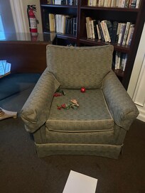 The living area was a bit messy when we checked in - just didn’t seem to be checked on