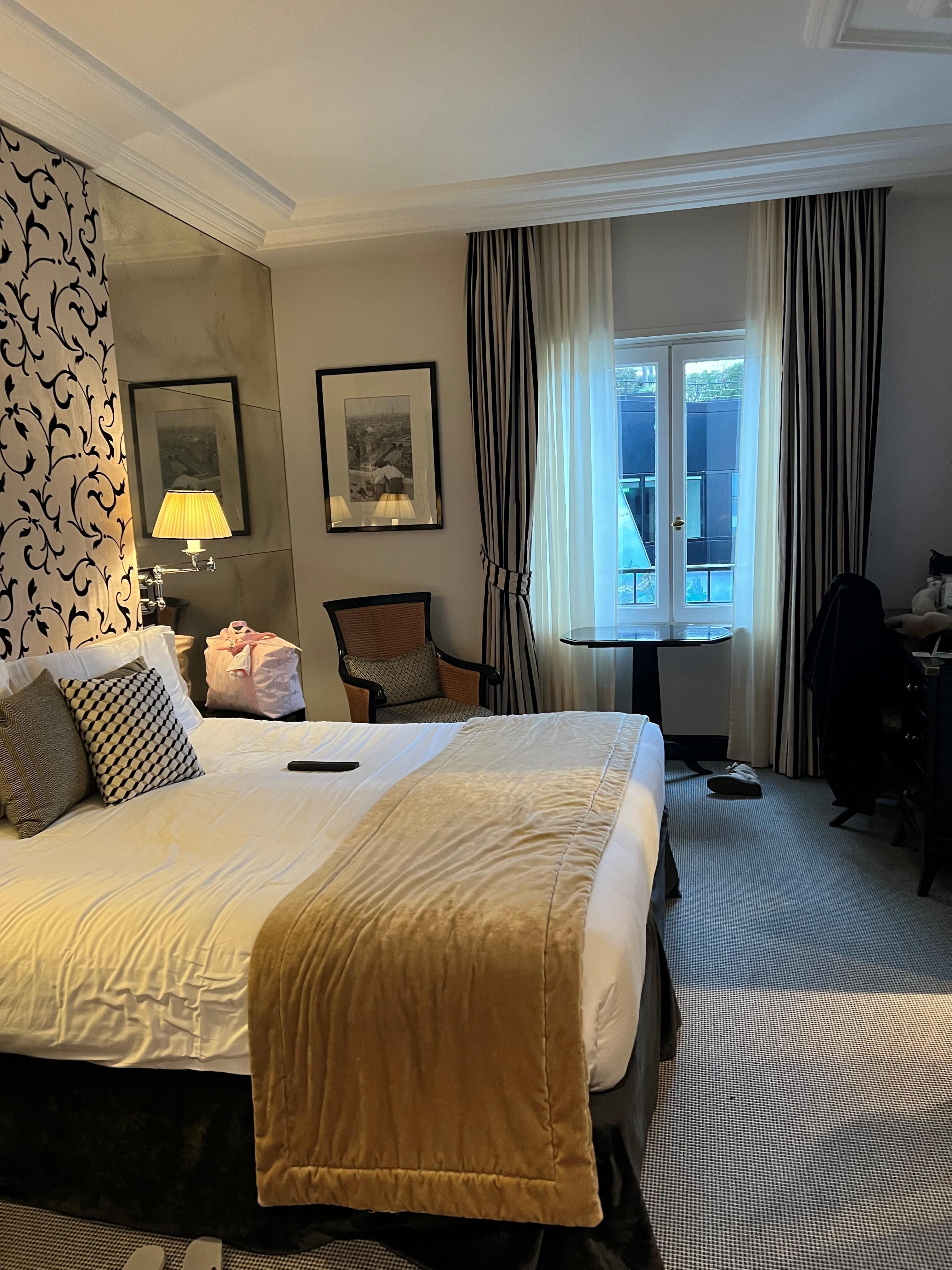 Room they provided for three adults with only a king bed and after several hours a rolling bed brought in.