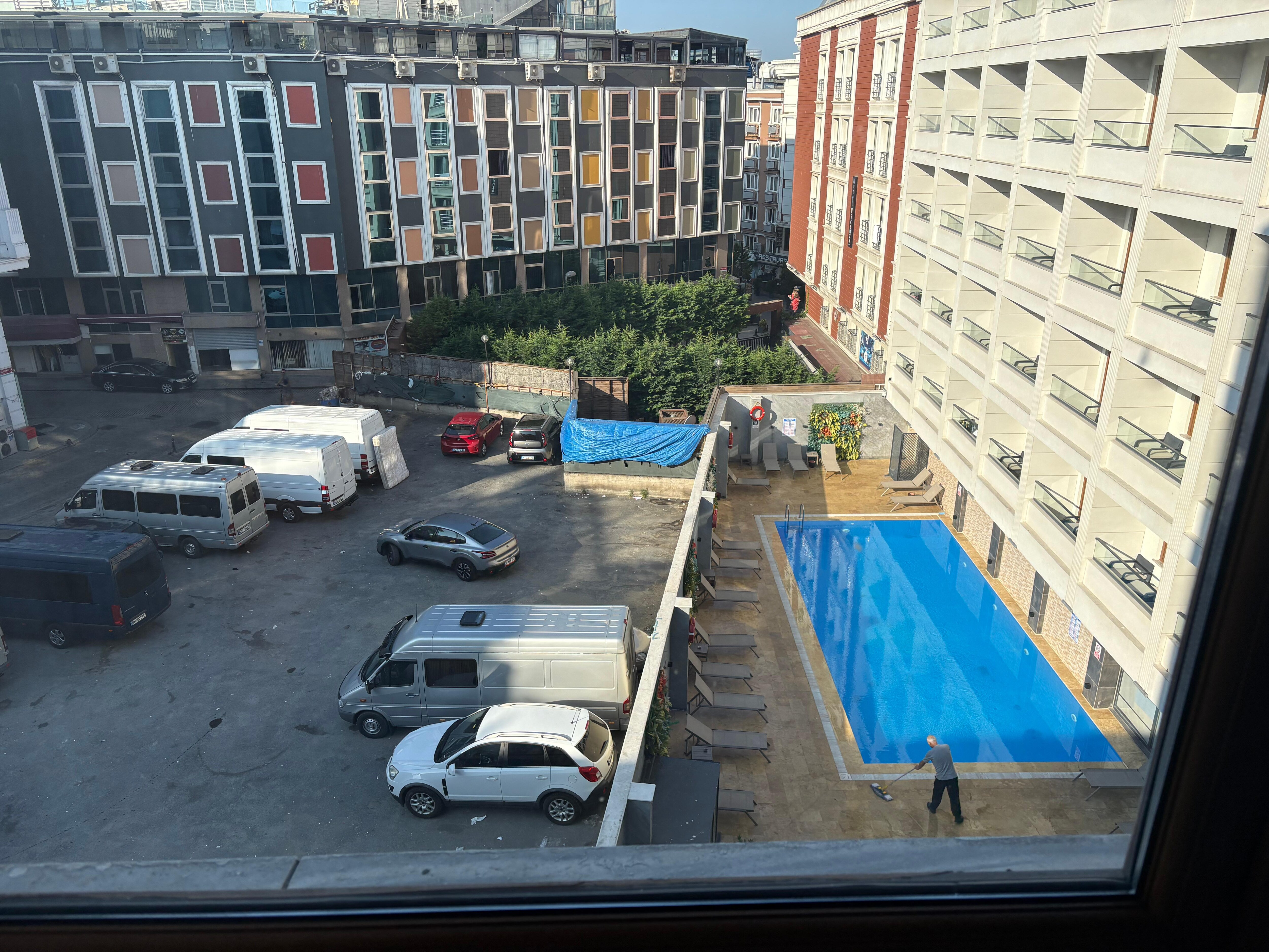 Well there is a view of the pool, but not quite what was advertised! More car park view. 