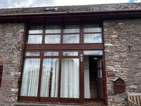 The top windows are for master bedroom . There is no handle to open them.