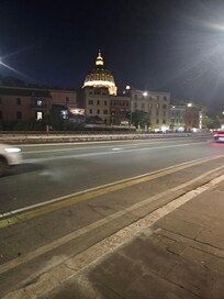 Arrived in Rome late. Walked around the block and had supper. Good food, helpful staff, great view! The carbonara was delicious and the limoncello & cookies at the end of the meal was a nice surprise.