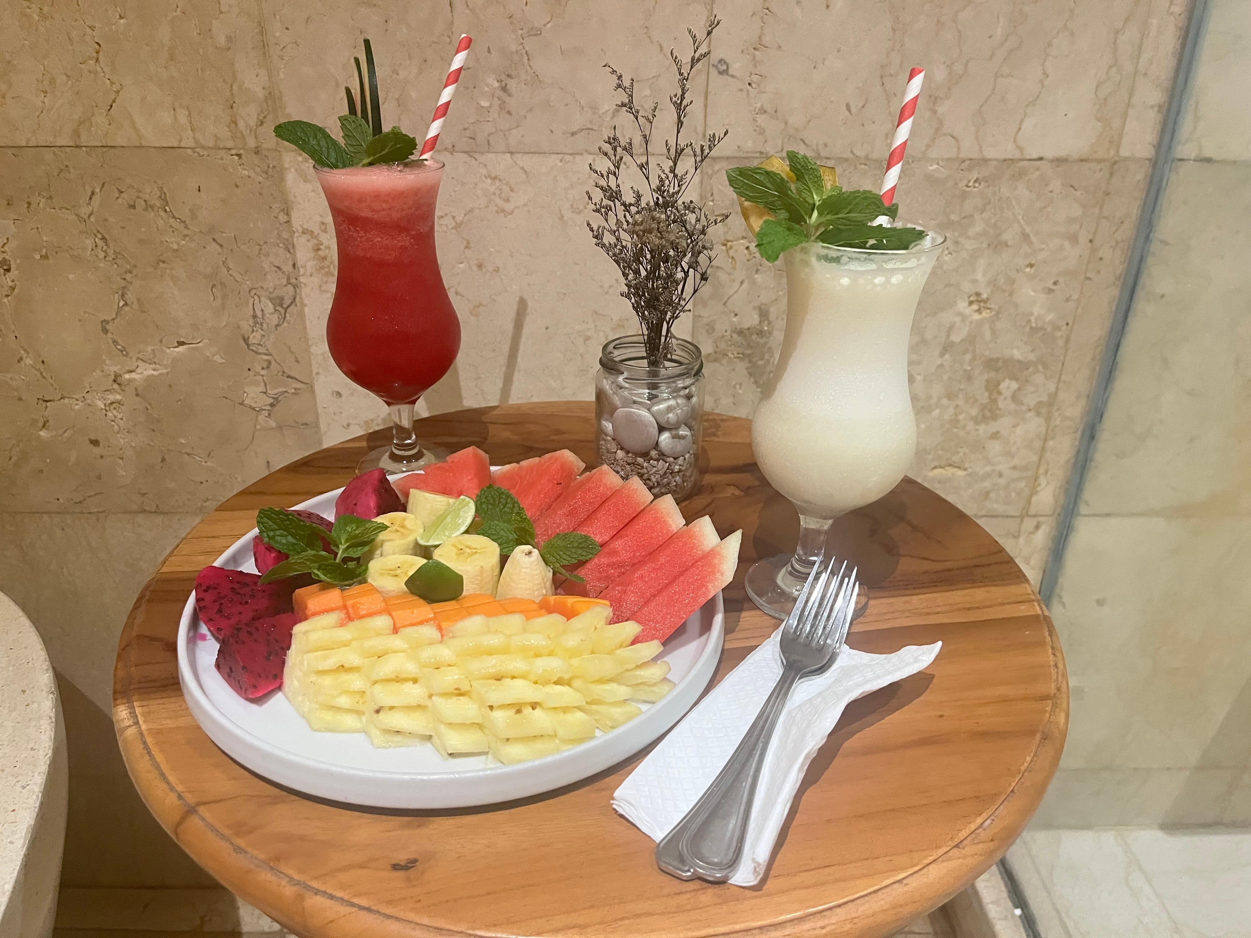 フラワーバスのデザートとドリンク