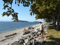 Walk along ocean in Sechelt