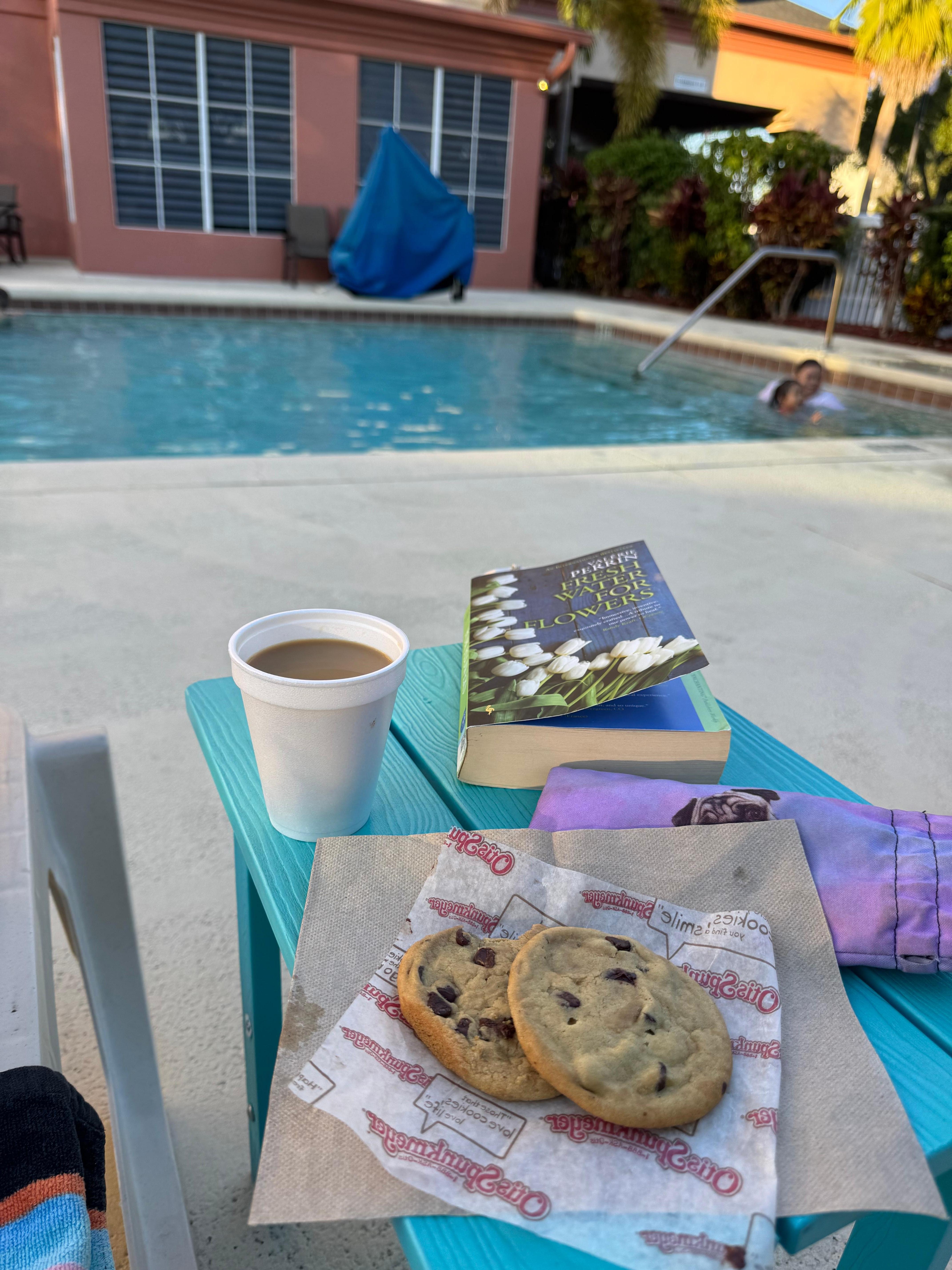 Free coffee/tea/hot chocolate in lobby all day, and fresh cookies 4-6pm! Yum