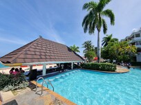 Pool bar