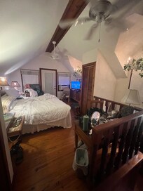 Lovely bedroom
(you do have 10 stairs to climb)