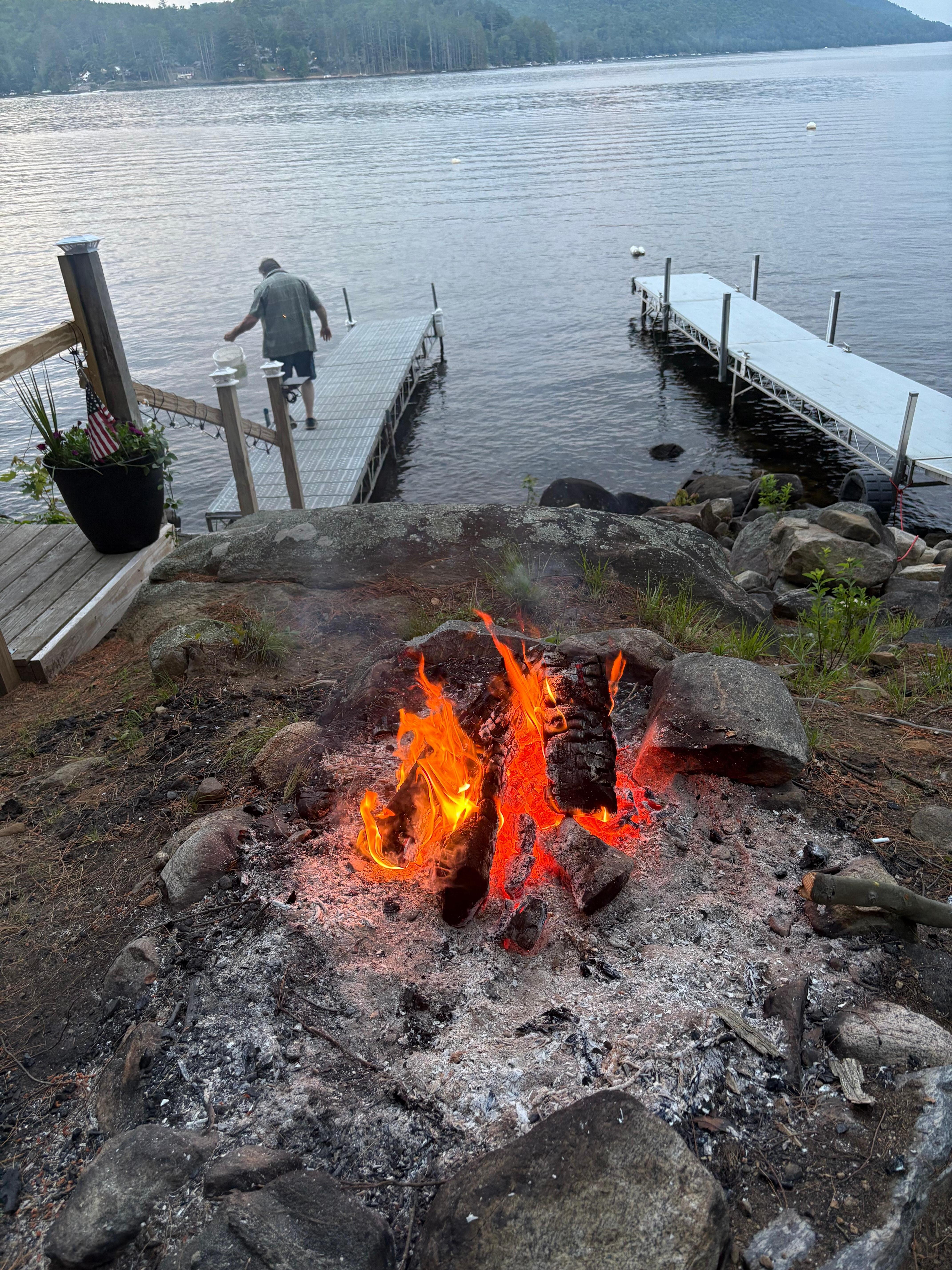 Campfire lake side 