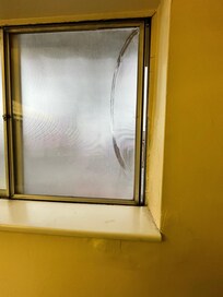 Windows needs to be replaced and doesn’t close out the elements.