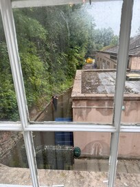 No neck curtains or obscuring at the windows.