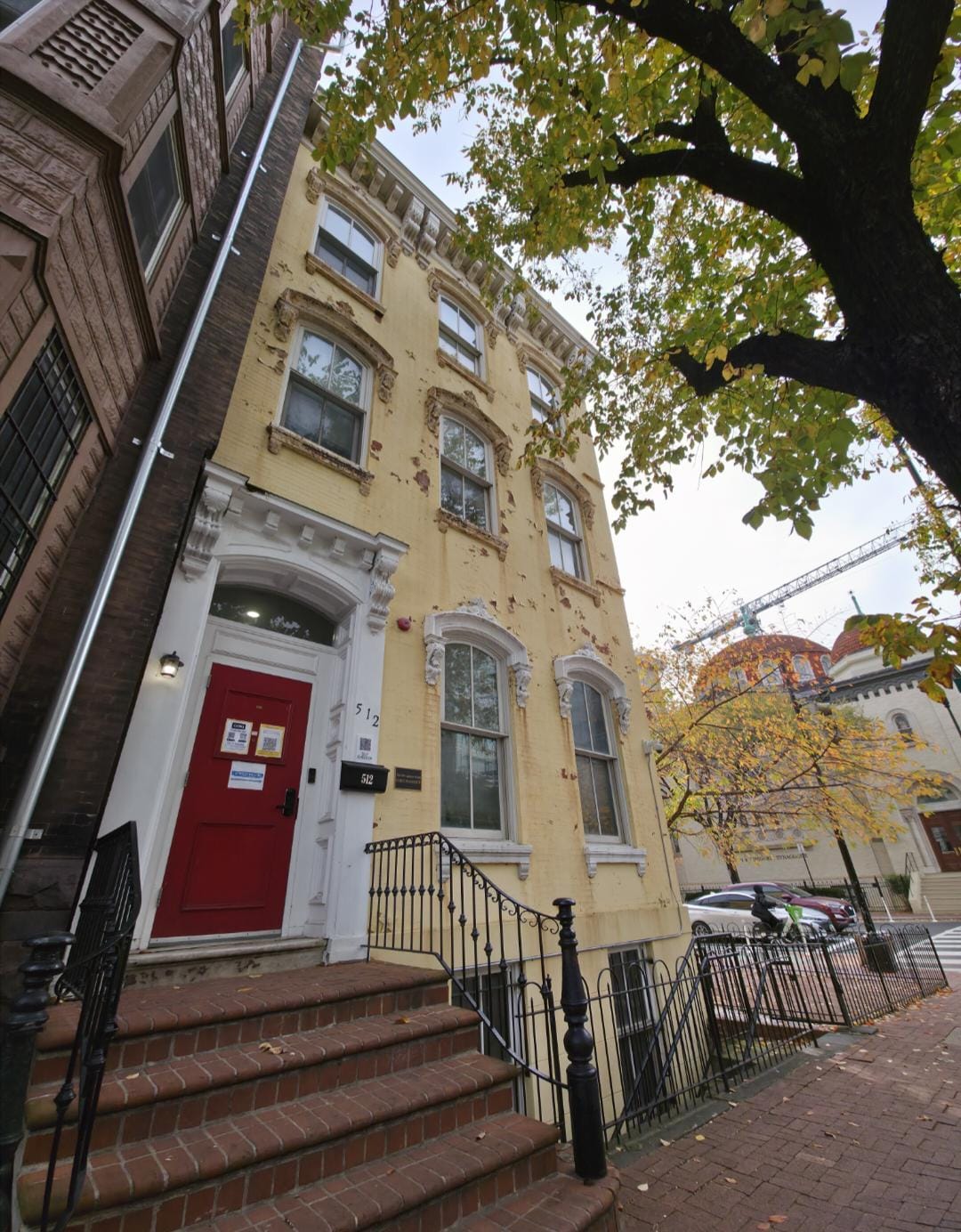 Great location!  Digital access via phone to front door, room door and locker-super convenient!