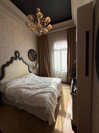 Queen bed superior room