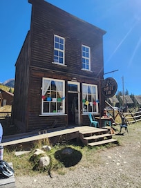 Coffee Lab at Gothic City up the road, best BeeKnee Latte I have had (honey & cinnamon)
