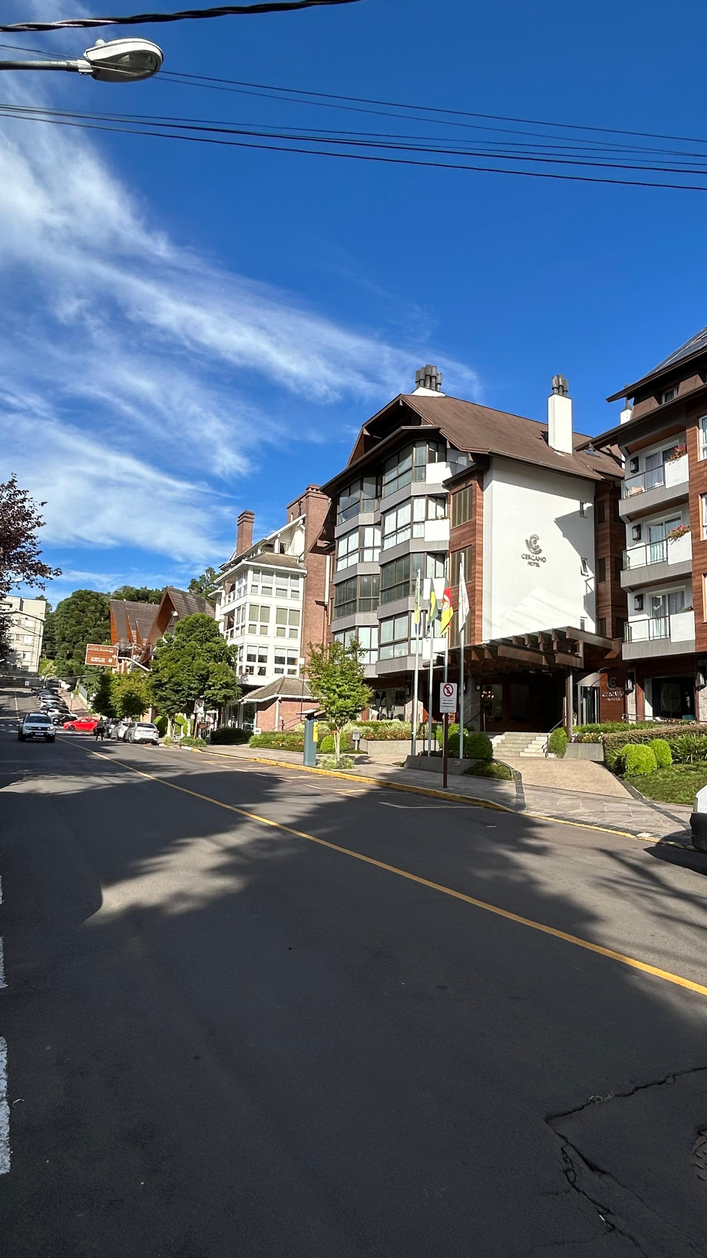 Localização. Meia quadra da Rua Coberta