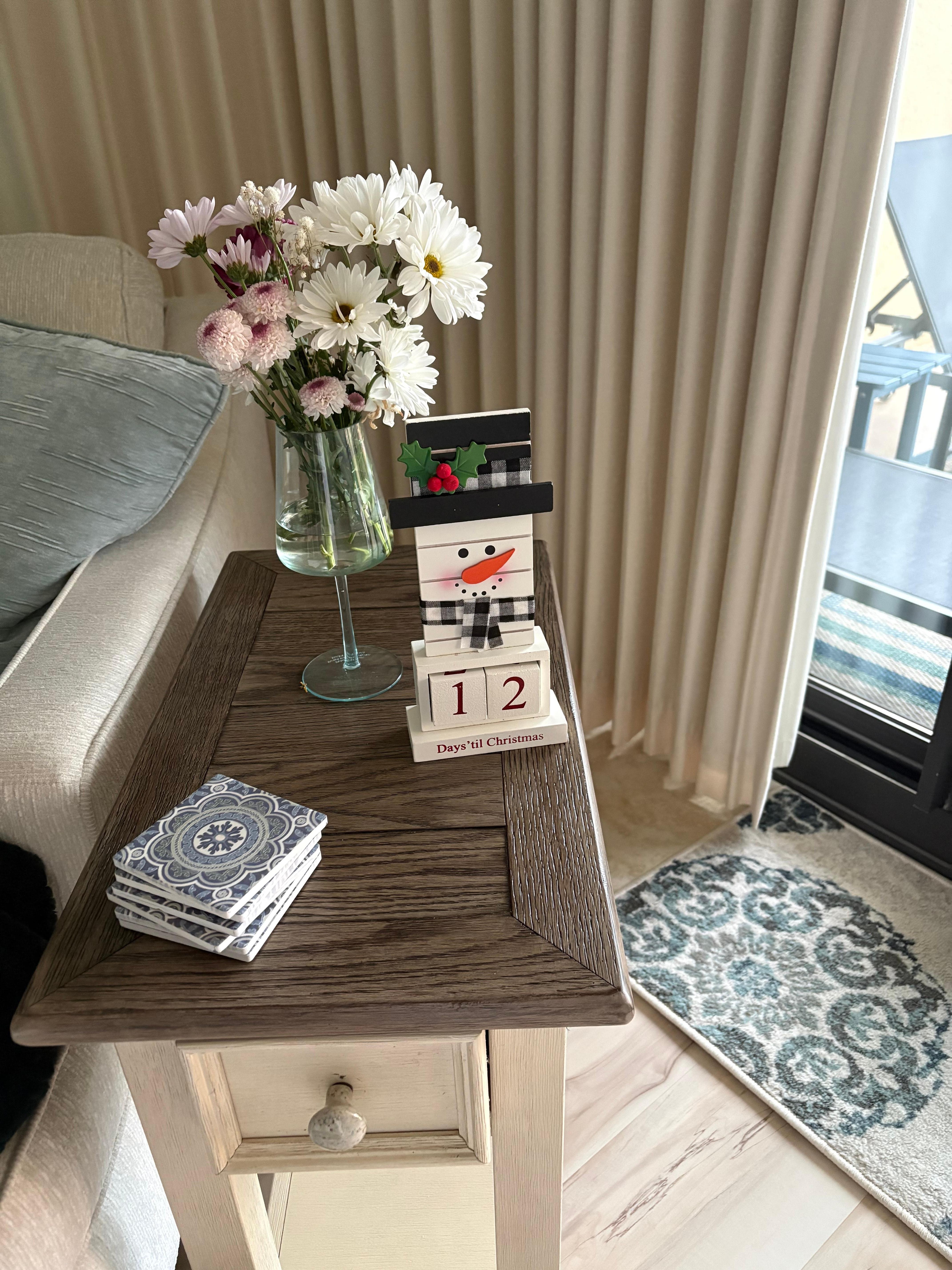 More Christmas decorations 