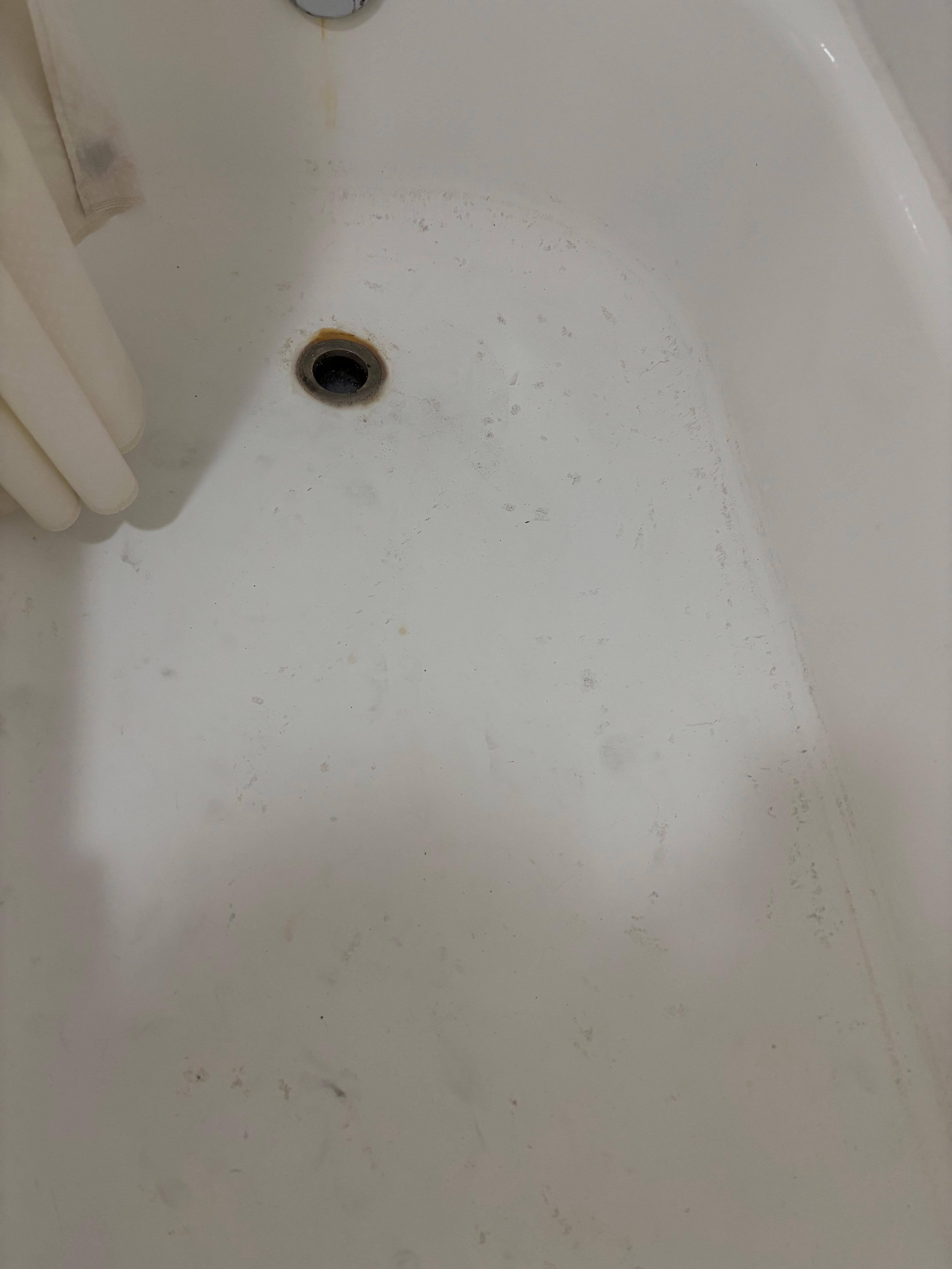 Ring and floor is filthy 