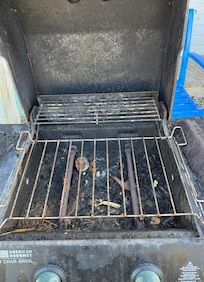 Broken gross grill