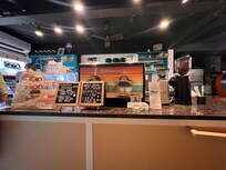 Convenient vegan coffee shop.